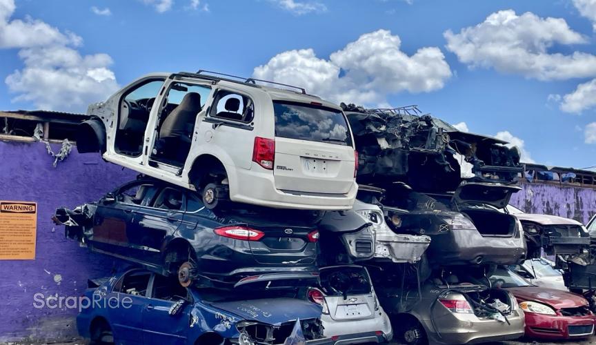 Salvage car img1