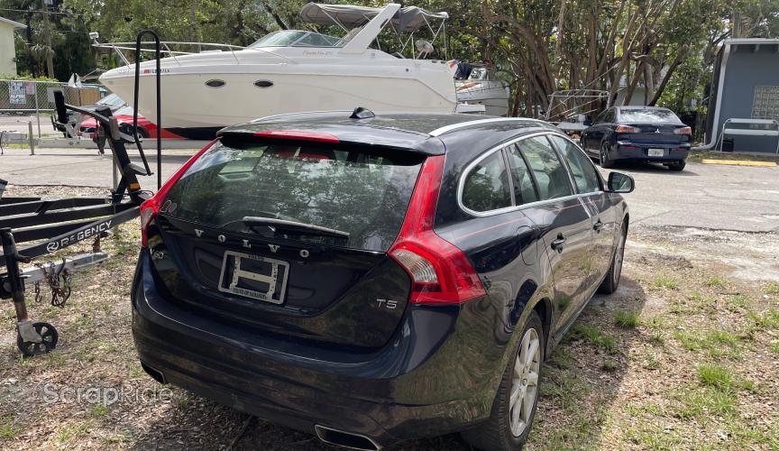 Volvo V60 2016 in Dania Beach 2